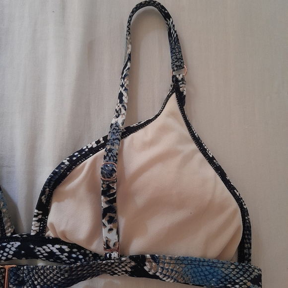 ● Shade & Shore | NWT Snake Print Bikini Top - Picture 7 of 13